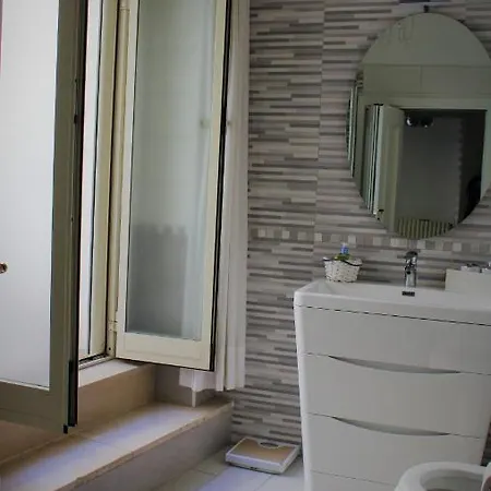 Апартаменты B E B La Fontana Del Carmine